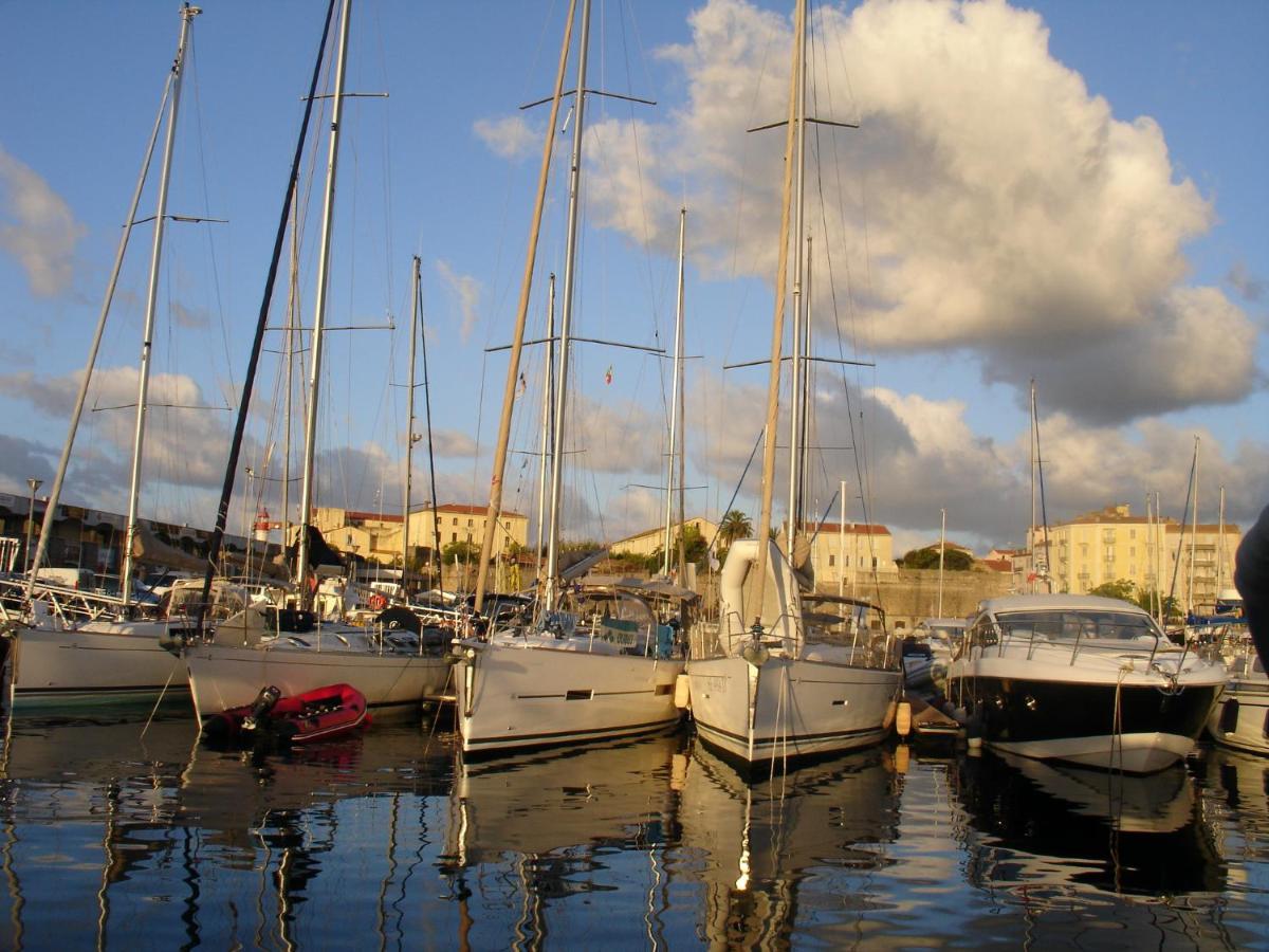 "Ausoleil" 2 Pieces Cosy Ensoleille, Tout A Pied, 50 M Du Vieux Port Saint-Raphaël Exteriör bild